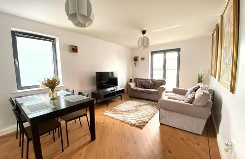 Lovely 2-Bedrooms Apartment Step to The Beach - Foto 1