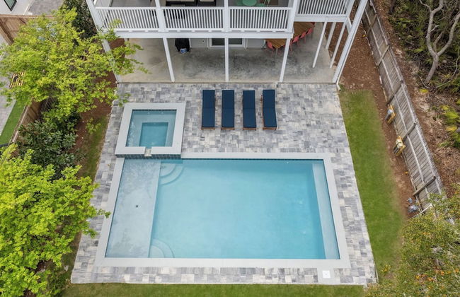 Dolphin Days by Avantstay Pool, 0.2mi to Beach! - Foto 49