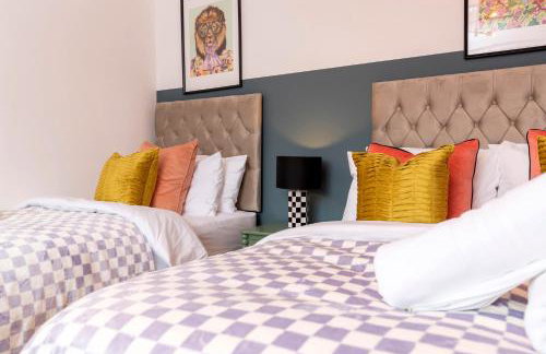 Stunning Bishop Auckland House with 5-bedrooms & 8 Beds Sleeps 12 with Free Parking by PureStay - Foto 30