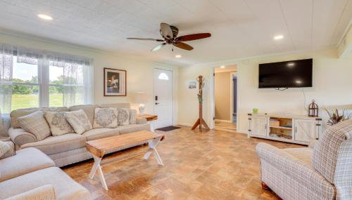 Howe Retreat with Fire Pit and Private Boat Dock! - Foto 3