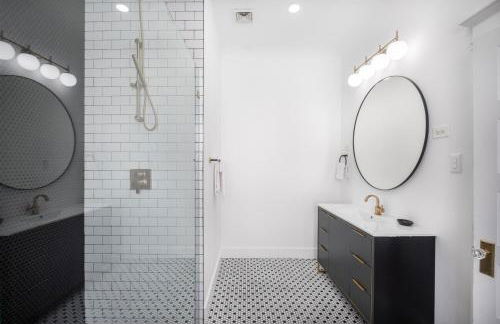 The Capone House-Historic Bayfront Home w/hot tub - Foto 3