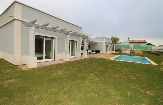 Semi-detached Villa With Pool In Rural Setting - Photo 22