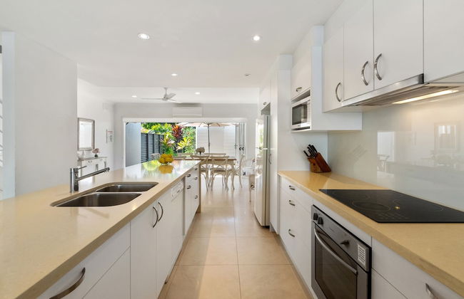 Noosa Entrance Waterfront Resort - Photo 79