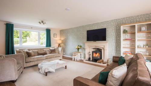 Luxury 5-Bed Country House with Hot Tub, Views & Games Room, Sleeps 12 - Kent Downs - Foto 2