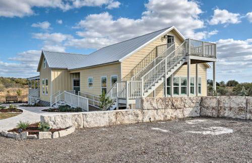 Hot Tub and Game Room! Family Schulenburg Retreat - Foto 43