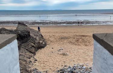 Beach Court Ground Floor - Cosy Apartment with Sea Views - Photo 36