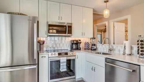 St Helena Island Condo with Beach Views and Porch! - Foto 2