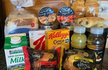 Romantic Swiss Cabin Hideaway & Hot Tub Spa Pool - Foto 36