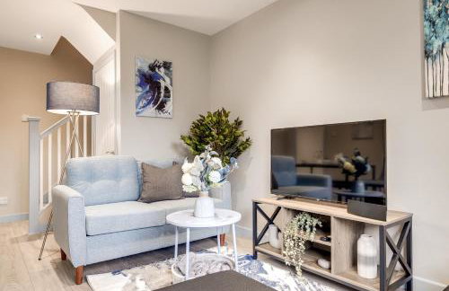 MK 2-Bedroom Contractor's Gem, 5 beds, sleeps 6, free parking - Foto 1