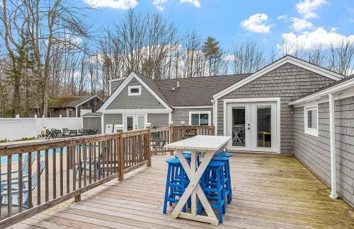 Kennebunk/Kennebunkport Beach House w/Pool! - Photo 17