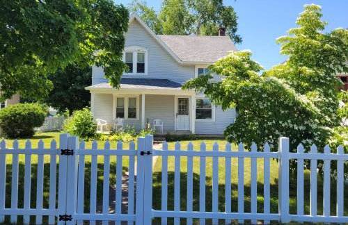 Centennial House - Great Location with Lakeview! - Foto 2