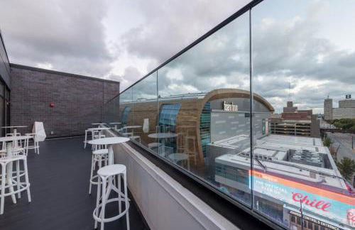 Modern Studio Apt with Rooftop, Gym, and Parking - Foto 13