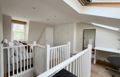 New! Spacious & Quiet 3 Bedroom House - Putney - Foto 17