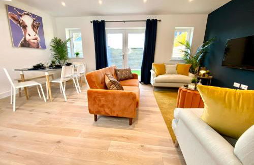 Amazing NEW Large 2 bedroom House - 5 Minutes to the nearest Beach! - Great Location - Garden - Parking - Fast WiFi - Smart TV - Newly decorated - sleeps up to 5! Close to Poole & Bournemouth & Sandbanks - Foto 9