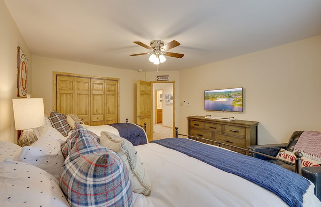 Pocono Paradise by Avantstay Lakeside Retreat, Hot Tub, Game Room, Near Beach - Foto 6