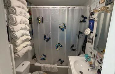 FLAT Surrounded by Nature WIFI & Pool & beach Nearby - Foto 16