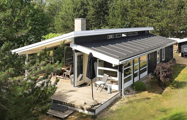 8 Person Holiday Home in Hals - Photo 1