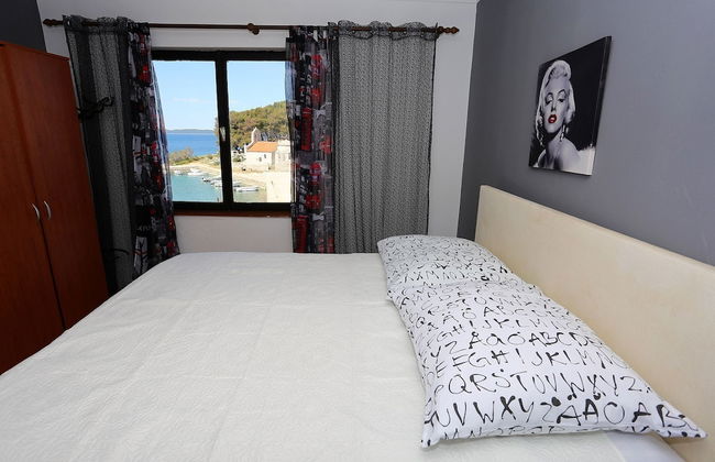 Apartment Located Directly on the Sea, With sea Views and Stunning Views - Photo 4