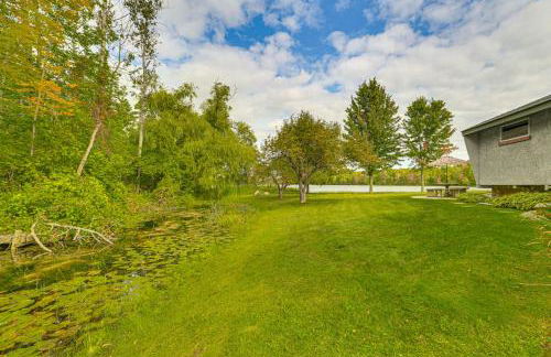Lakefront Home - Private Dock, Fire Pit and Yard - Foto 18