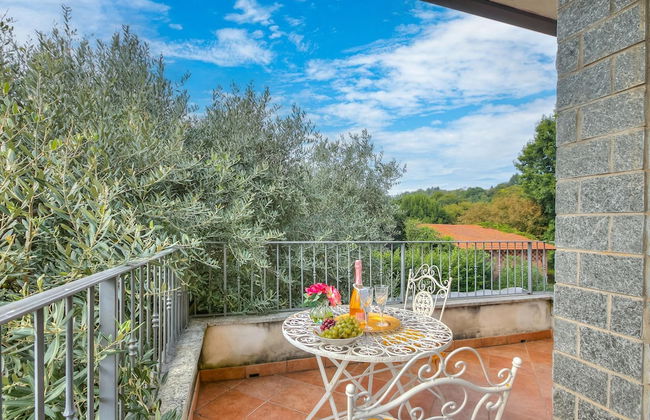 Connie s Apartment in Monvalle - Photo 34