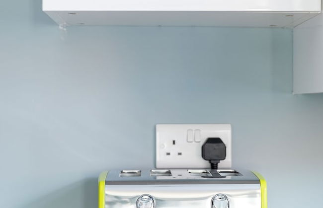 4 Bedroom Detached House 5mins Walk to Shopping Village - Foto 33