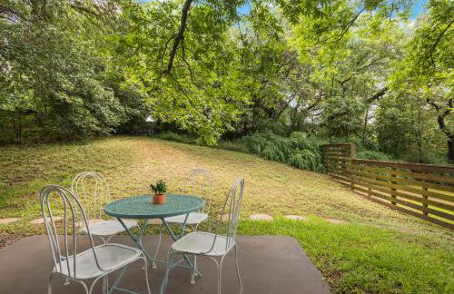 Quiet Haven with Huge Fenced Yard Fast Internet by Lodgewell - Photo 17