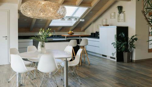 Lichtdurchflutete Wohnung mit großer Dachterrasse - Foto 3