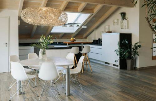 Lichtdurchflutete Wohnung mit großer Dachterrasse - Foto 3