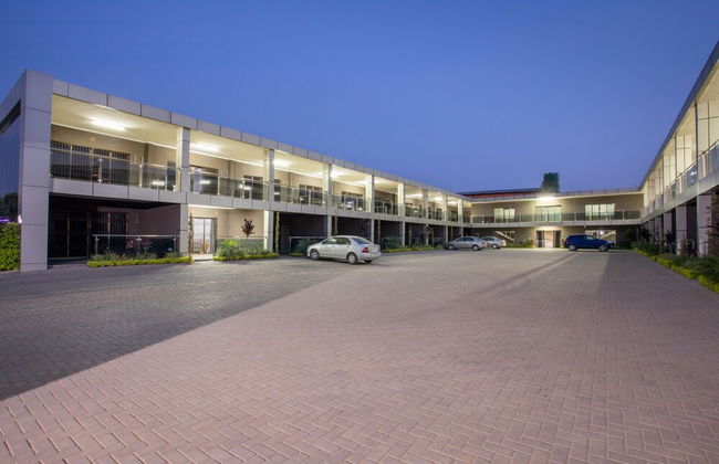 Fallsway Suites - Photo 18