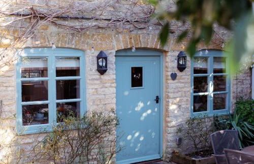 Thimble Cottage - Photo 2