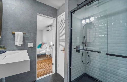 Luxe 10 guest Cottage Ski-Golf-Firepit-Lakes-Hike - Foto 7