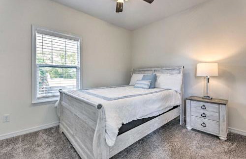 Idyllic Pensacola Home with Yard and Fire Pit! - Foto 15