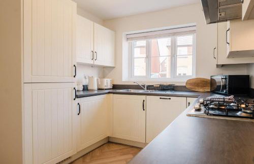 Beautiful 3 Bedroom Home Near Worcester - Photo 13