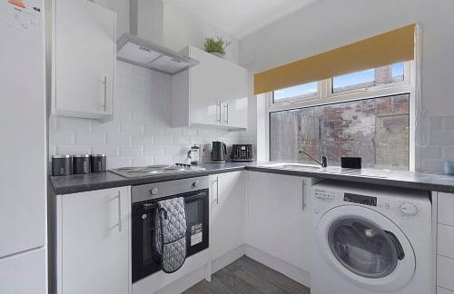 Chic Retreat Coastal Town Sleeps 4 - Foto 17