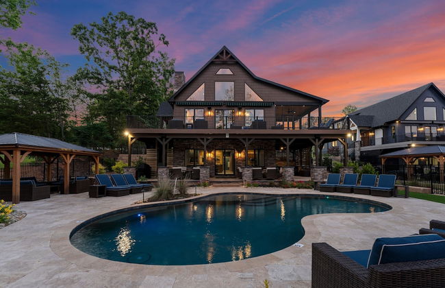 Black Bear Lodge by Avantstay Lakefront Dock Pool Theater Sleeps 20 - Foto 80