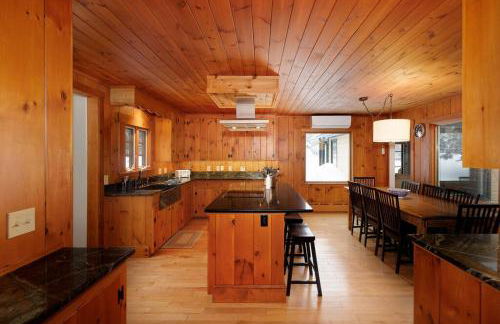 Sleeps 16-Hottub-Sauna-Pet Friendly-7 Min to Ski - Foto 28