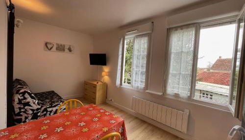 Meublé de Tourisme dans parc arboré 1000m2 - Sejour-la-Roche Eperon - Foto 3