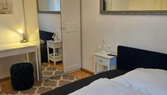 Ferienwohnung Für Gäste mit Niveau,Monteurewohnung mit 3 separaten Schlafzimmern,Parkplatz für Großes Fahrzeug vorhanden 8,5m lang - Foto 3