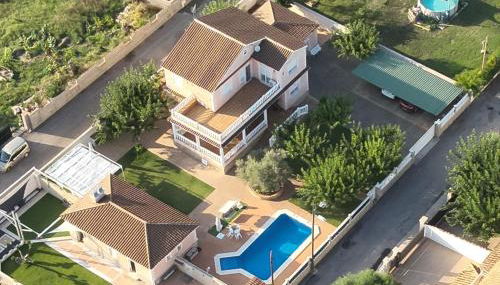 Villa Loli, Chalet con piscina, cerca de la playa y la ciudad - Photo 3