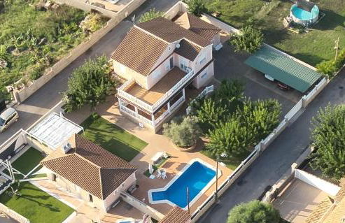 Villa Loli, Chalet con piscina, cerca de la playa y la ciudad - Photo 3