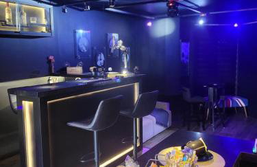 Morumbi, Apartamento Pub, SPA com hidromassagem, PISCINA Aquecida PRIVATIVA, LAREIRA, tudo que você precisa para descansar, trabalhar ou realizar aquela comemoração! Com total conforto e PRIVACIDADE! O Apt Nota 10 de SP! - Foto 15