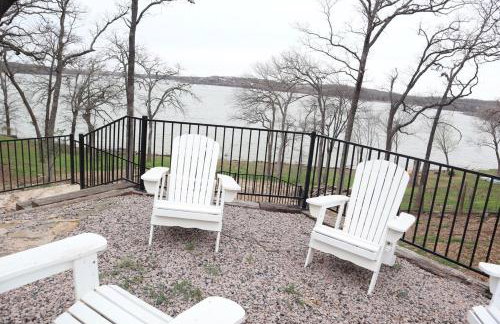 Serene Lakefront Retreat with Scenic Views - Foto 35