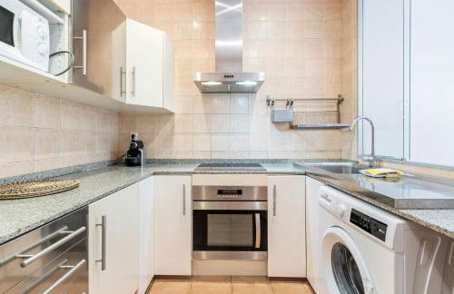 Bright 2BR in Clot Desk Fiber Wi-Fi - Foto 15