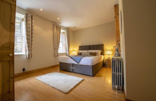 Askrigg Chapel - Photo 42