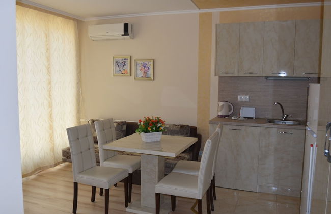 Admiral Plaza Apartments - Foto 18