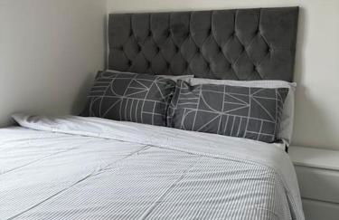 Modern 2 bed 2 bath Flat Close to Train station - Foto 4