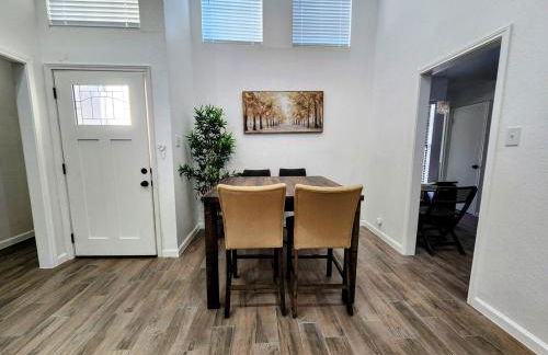 Spacious Family Home in Round Rock w Private Yard - Photo 24