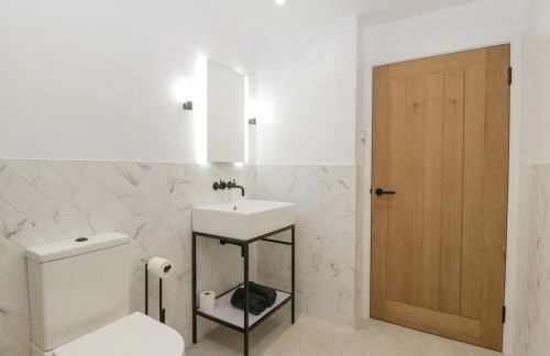 Linden Barn - Photo 36