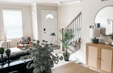 Elegant & Modern Plymouth 3-bed 25-bath Townhome - Foto 3