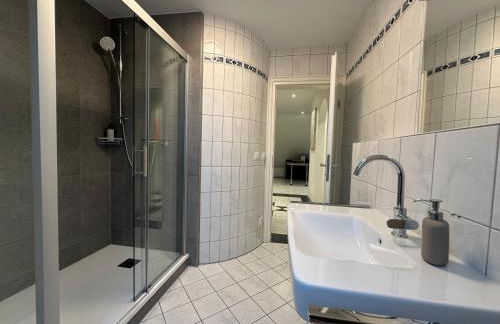 Grand Suite - Perfekt für 6-8! Parken Flughafen - Foto 24